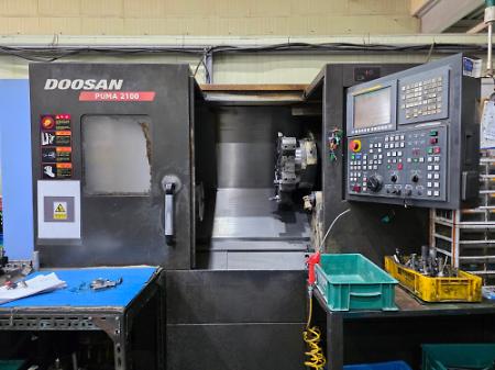PUMA2100 8"CNC LATHE 2011 CHIP CONVEYOR TOOL PRESETTER